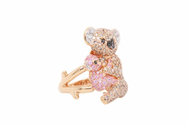 Bague koala, saphirs roses, diamants, diamants bruns, diamants noirs, création unique, animaux, or rose 18k, bague grand modèle, elen larcebeau, bordeaux, artisan joaillier, biarritz, andernoqs, mérignac, le bouscat