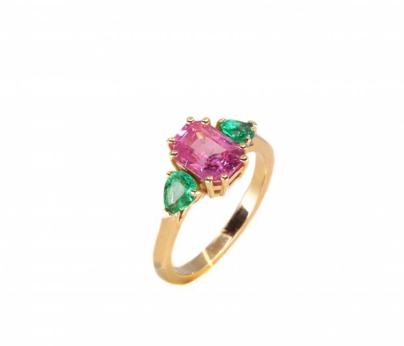 Bague émeraude, saphir roses, or rose, elen larcebeau, joaillier, création, unique, acheter, fiançailles, pierres précieuses, bordeaux, paris, biarritz, mérignac, artisan joaillier,