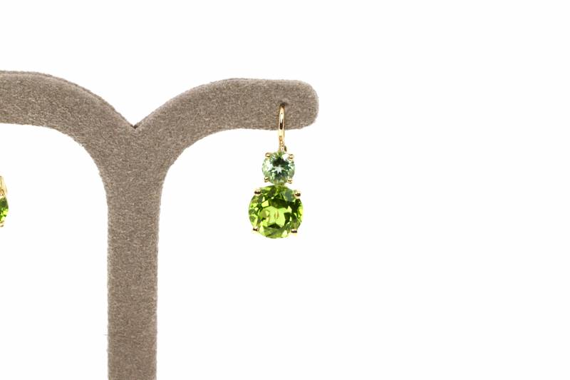 Boucles d'oreilles or jaune, péridots, tourmaline, elen larcebeau, joaillerie, acheter, pierres de couleurs, dormeuses, bordeaux, uniques