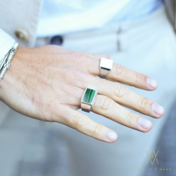 chevalière, homme, oeil de tigre, malachite, lapis lazuli, onyx, signetring, bague, bordeaux, mode, cadeau, look, précieux, diamant, style, passion, création, pierres, mannequin, shooting, photos, photo